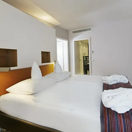 Hotel Mövenpick Am Aasee 5*