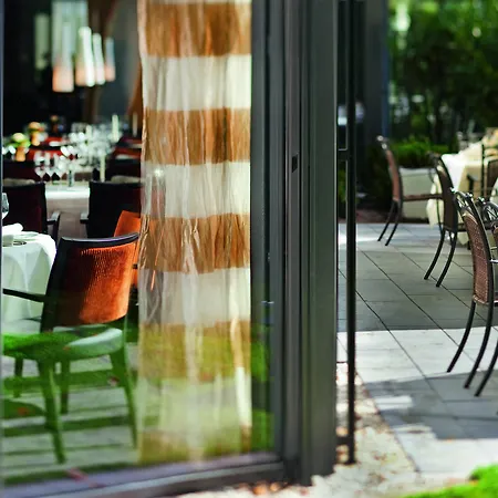 Hotell Mövenpick 4*