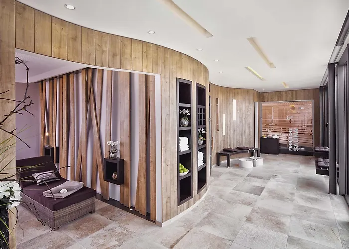 Hotel Mövenpick Am Aasee 5*