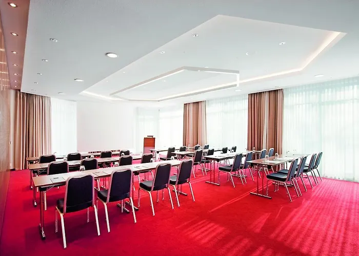 Hotel Mövenpick Am Aasee 5*